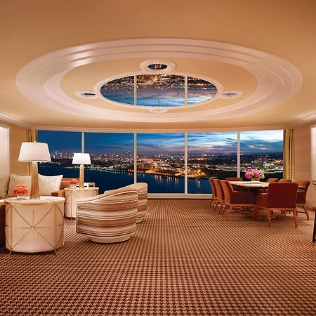 Encore Boston Harbor Everett Kültér fotó The interior of a suite at Wynn