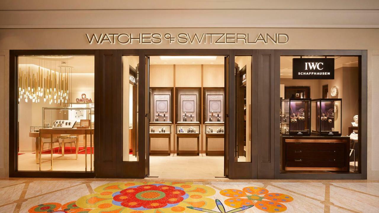 Encore Boston Harbor Everett Kültér fotó The Watches of Switzerland store at The Landmark, Hong Kong
